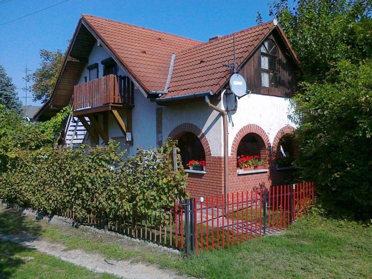 Holiday Home In Balatonfenyves 18465 المظهر الخارجي الصورة